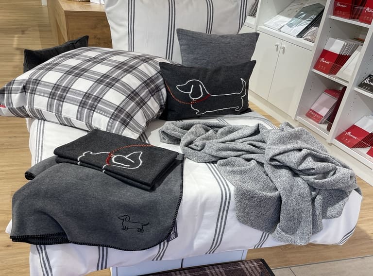 Wolldecke und Bettwäsche- N&K Bielefelder Wäsche Aachen