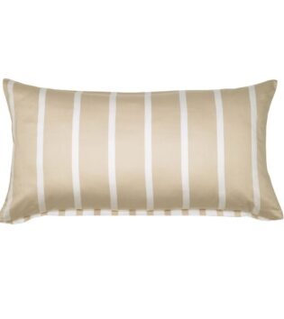 rechteckige kissen in der Farbe perlblau mit weißen vertikalen Streifen auf hellem Hintergrund, schlichtes, modernes Design.