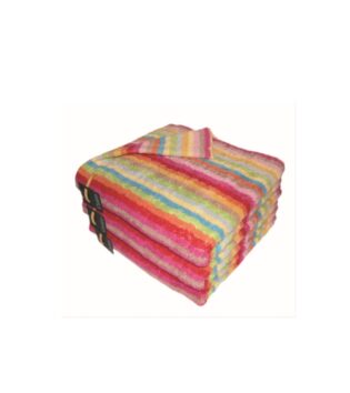 Cawö Handtuch in Multicolor mit schmalen, Streifen in Pink, Rot, Orange, Gelb, Grün, Blau, lila und Grau auf weißem Hintergrund.